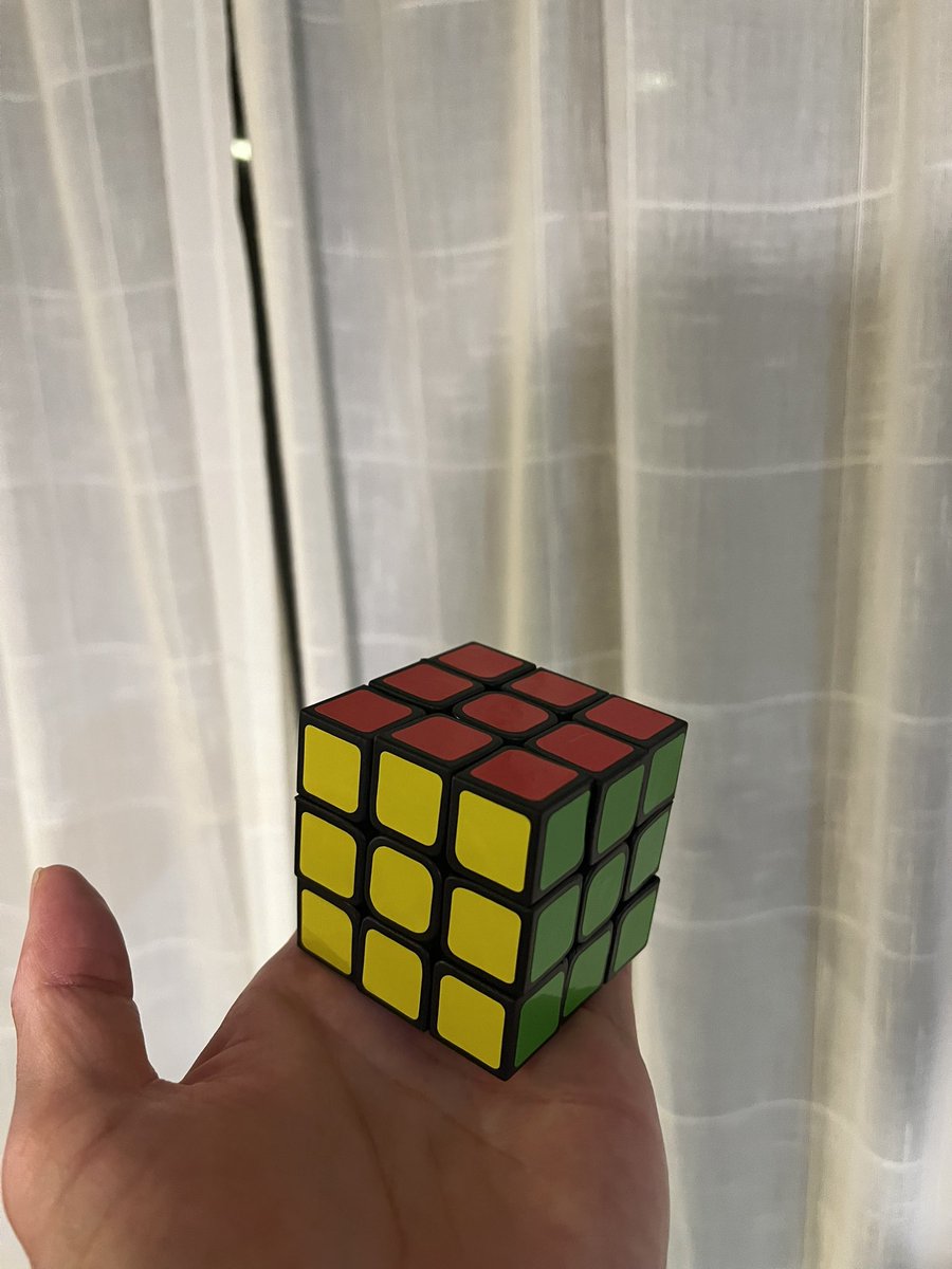 goodsplayloud's tweet photo. なんと…

ウチのヨメがルービックキューブ6面揃えました…

すごい👍 https://t.co/vDJWuyfEXP