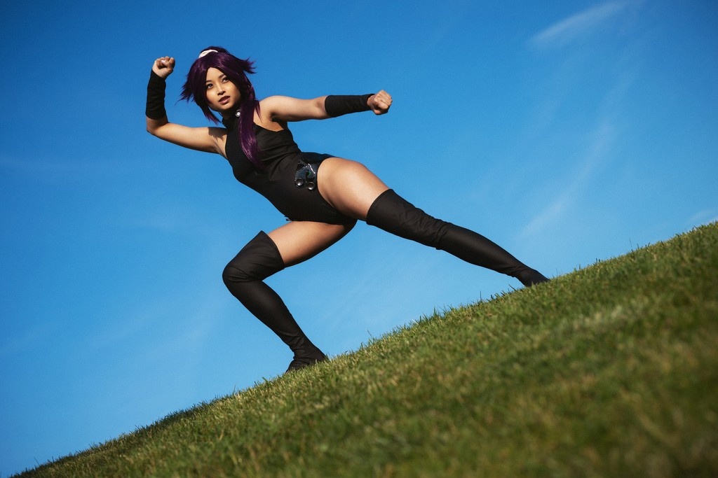 Yoruichi is a character I love coming back to. I made friends with a Bleach fan thanks to this costume over 15 years ago and we still chat to this day!
Photo by <a href="/KameraNinjaa/">Kameraninjaa</a> 
#BleachTYBW #Yoruichi #BleachCosplay