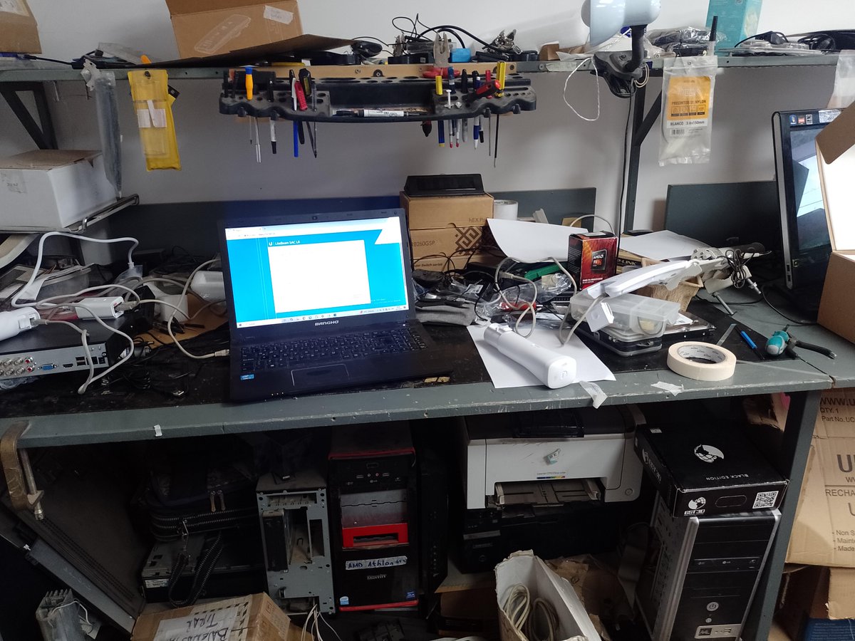 5eniorDeveloper's tweet image. Cuando visito a mi amigo el de soporte...