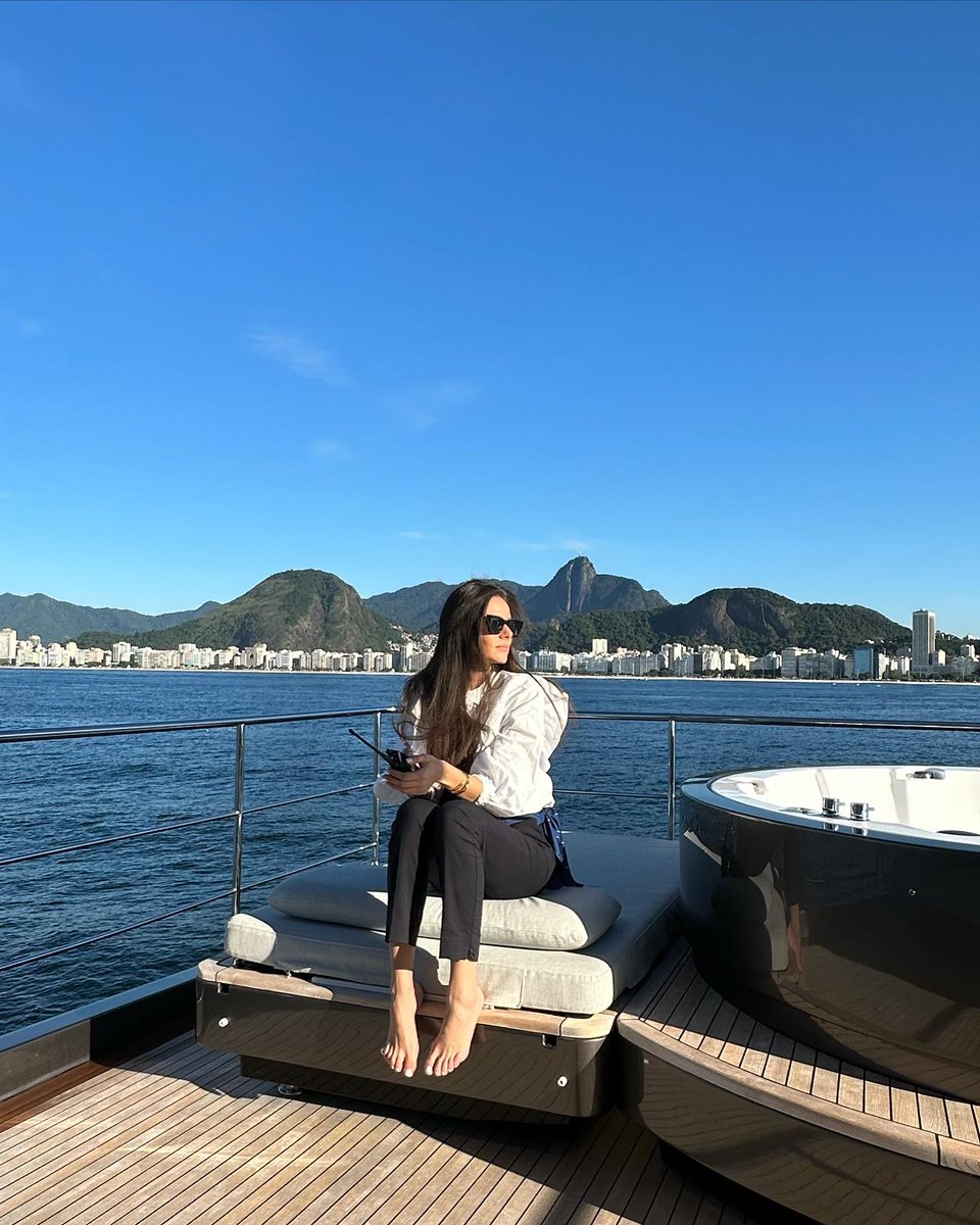 AuroraB_r's tweet image. Real wealth is not found in numbers, but in the impact we leave on people, projects, and the planet. This Monday, let’s invest in legacies, not just ledgers. 🌍💎