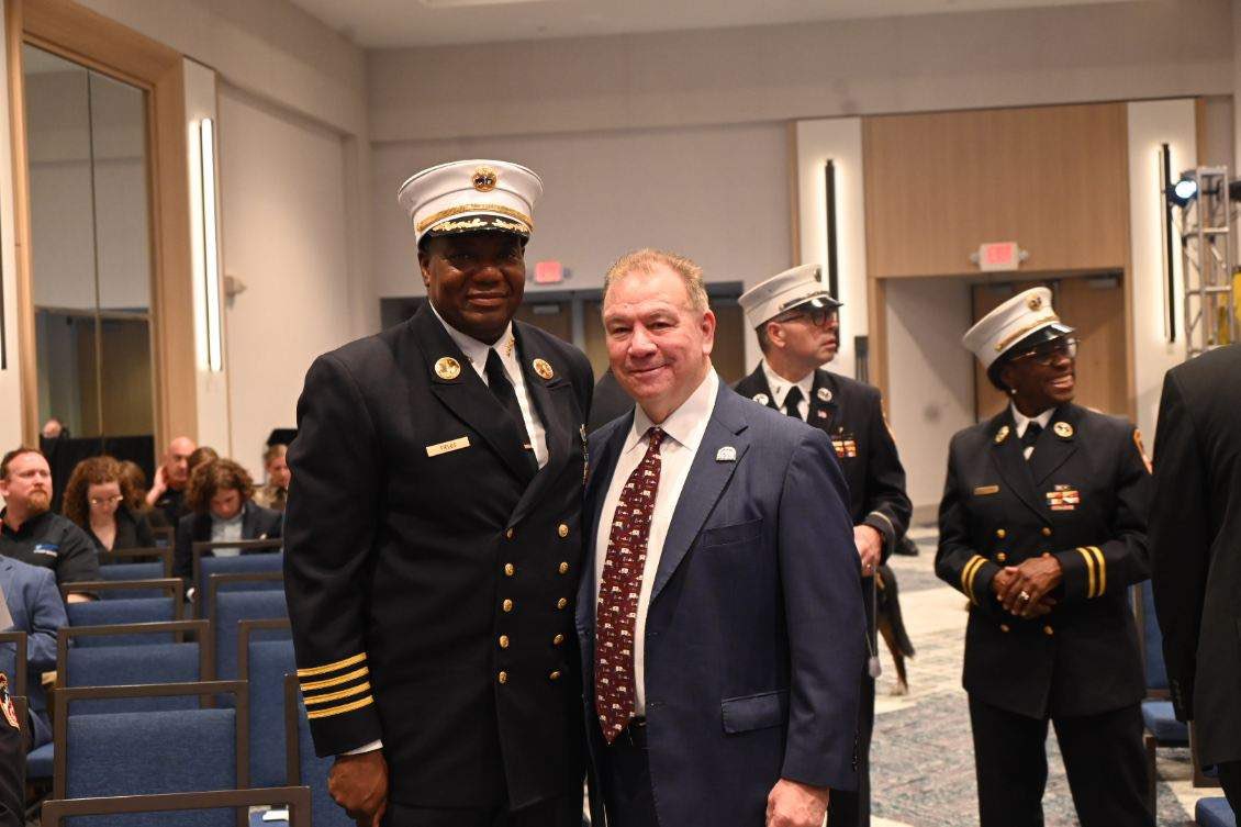 FDNY's tweet image. Last Saturday, FDNY officials, including First Deputy Commissioner Mark Guerra and Chief of EMS Michael Fields, attended the National EMS Weekend of Honor in Arlington, Virginia.
The National EMS Memorial Service remembers and honors those emergency medical services personnel…