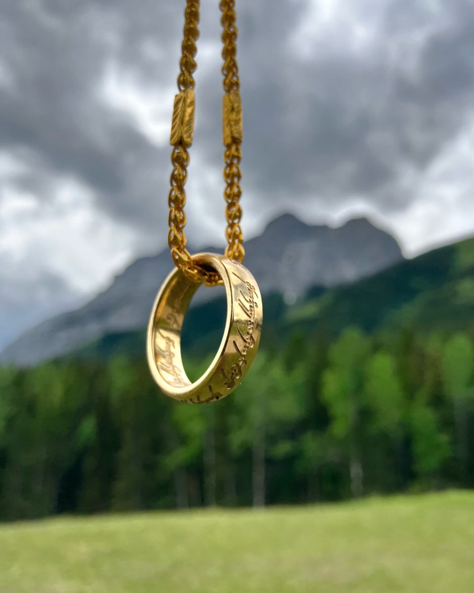 wilburworldwide's tweet photo. “Yet such is oft the course of deeds that move the wheels of the world: small hands do them because they must, while the eyes of the great are elsewhere.” - J.R.R Tolkien #SimpleSuperstar #MondayMotivation https://t.co/ZnlT2axqxZ
