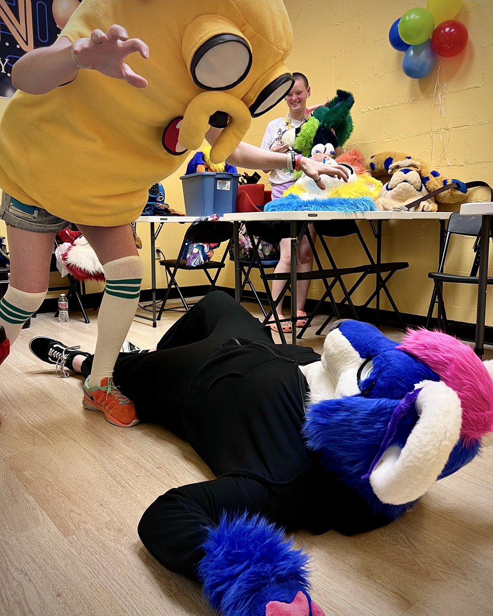 Blinkums's tweet image. We can rule them like gods… angry gods. 😈
✿
🪡: @SuitFurself