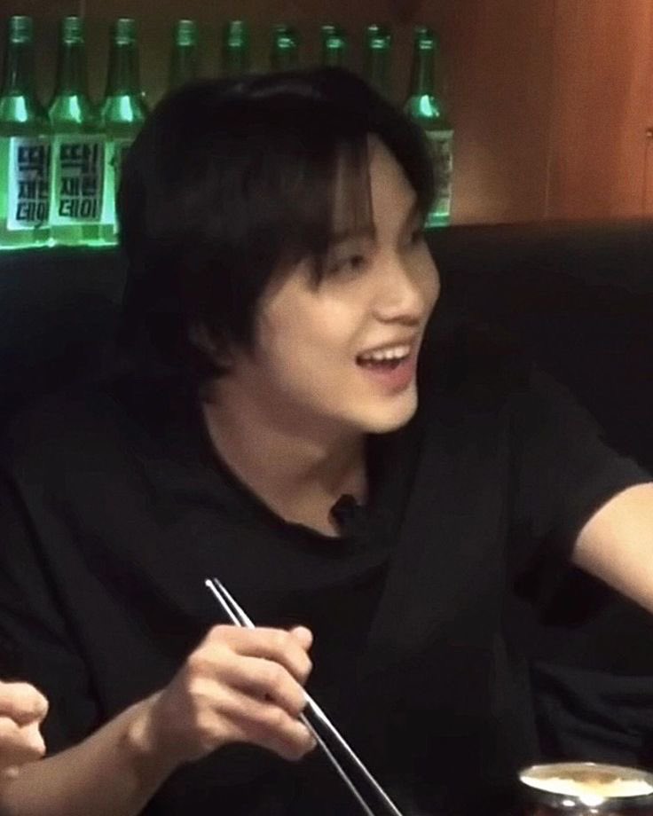 urmyfullsunldy's tweet image. 🐻 บิบี๋อิ่มยัง ร้านมีไอติมนะเค้าสั่งให้เอาป่าว

🐶 รู้ได้ไงว่าชั้นจะกิน  .◜◡◝ 

🐻 ก็สังเกตตลอดอะ

🐶  .◜◡◝