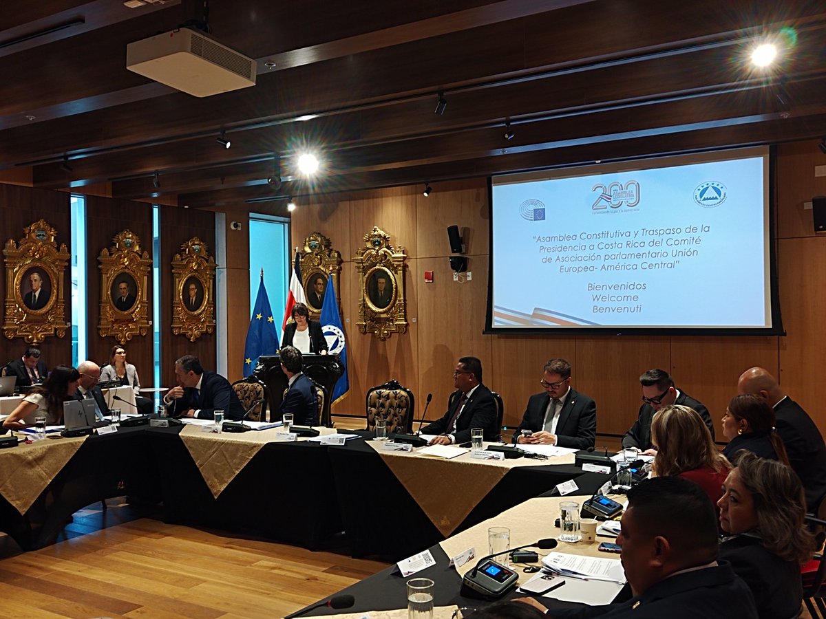 Inicia otra semana clave para la asociación 🇪🇺#UniónEuropea–#Centroamérica. La <a href="/asambleacrc/">Asamblea Legislativa</a> recibe a eurodiputados del @europarl_ES para la 1ª Reunión del Comité Parlamentario UE–Centroamérica, con representantes del <a href="/PARLACEN/">PARLACEN</a> de 🇬🇹🇸🇻🇭🇳🇳🇮🇵🇦🇩🇴 y 🇨🇷