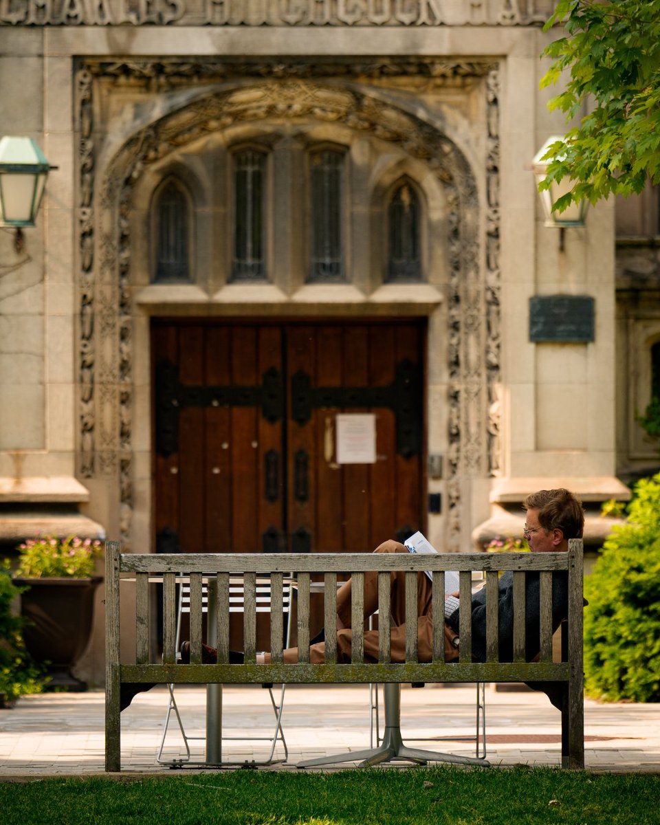 UChicago's tweet image. What's on your summer reading list?
📸 Jason Smith