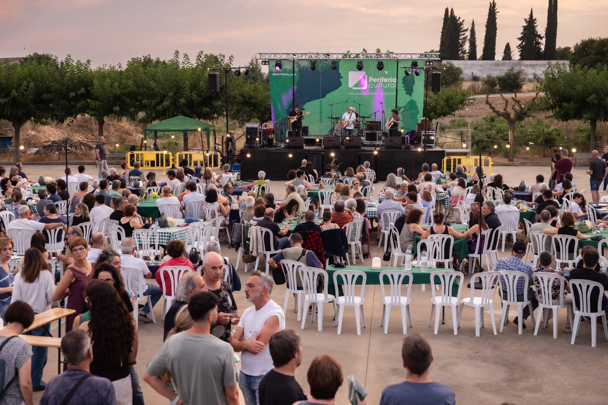✨ Dues nits inoblidables al Montsec!

💥 Aquest cap de setmana el Perifèria Cultural ha fet parada a la Noguera, concretament divendres a Alentorn i dissabte a Gàrzola.

🌟 A Alentorn vam viure una espectacular vetllada, amb un concert pletòric del llegendari Quimi Portet, el
