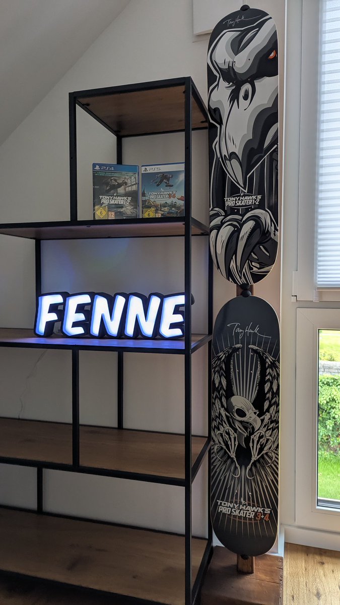 fennelyguy's tweet image. My Tony Hawks Pro Skater 3+4 Remake Collectors Edition finally arrived with a massive delay.

With that, the stand I&apos;ve built for both CE boards is finally complete 🛹