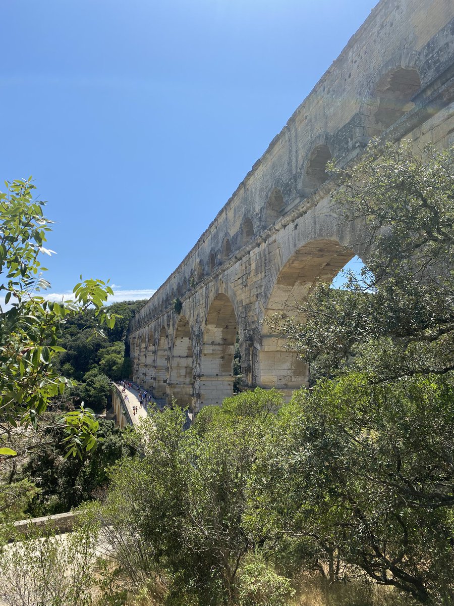 This definitely has the wow factor #PontDuGard. The top viaduct dates from Roman times, whilst the lower walkway was pinned to it in 1700’s. Imagine us in the UK trying this nowadays 😂😂