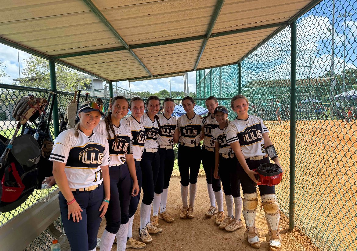 so beyond gratefulfor these past two years on this team! I loved every second playing with them no matter if we were losing or winning. This team has brought back my love and confidence back to me! can’t believe that our time has come to a end! love yall! 🩷