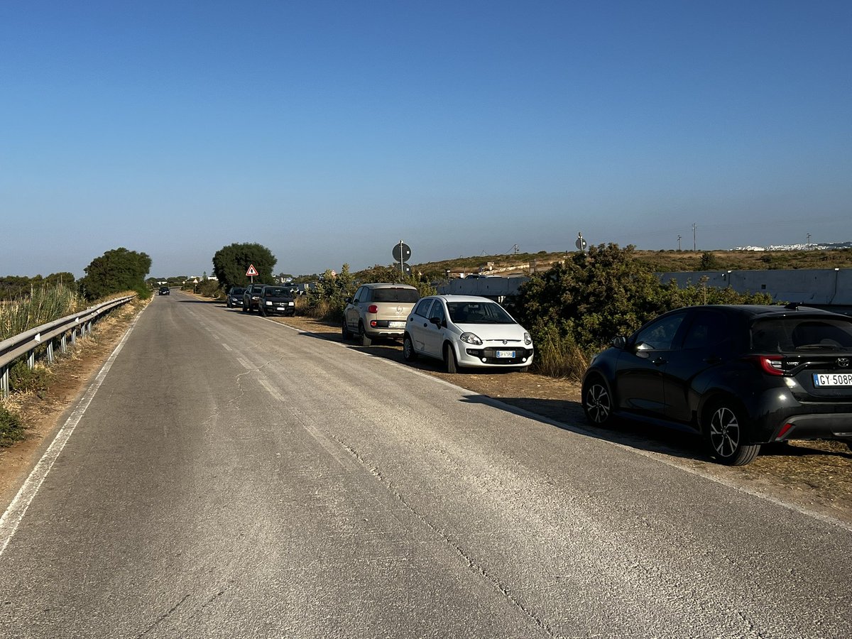 Alex_Panetta's tweet image. The superhighway of the ancient world. The beginning, middle, and end of the old Appian Way. As seen in Rome, Puglia, and by the port of Brindisi which connected the trading routes of Rome to Greece and lots of other places. 🍷 🫒 🥖 🌶️