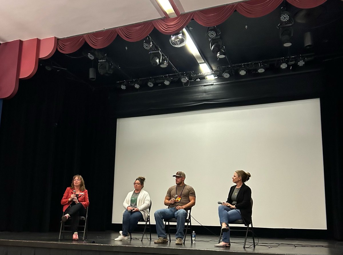 domoreag's tweet image. A heartfelt evening in Saskatoon. 💛
Last Wednesday in Saskatoon, we hosted a community screening of @deeprootedfilm— a powerful 33-minute documentary exploring the real mental health challenges faced by farmers and ranchers across Canada.
The film was followed by a moving…