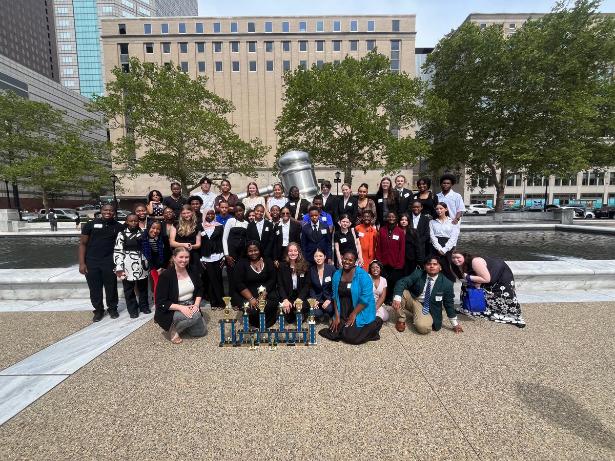 Dayton School of Law (@udaytonlaw) on Twitter photo Great to have hosted students with <a href="/LLInstitute/">Law & Leadership</a> this summer! Congratulations to them on their success at the state competition which included finishing 1st in Mock Trial, 1st and 2nd in We the People, and having the winning respondent in Moot Court. Great to have hosted students with <a href="/LLInstitute/">Law & Leadership</a> this summer! Congratulations to them on their success at the state competition which included finishing 1st in Mock Trial, 1st and 2nd in We the People, and having the winning respondent in Moot Court.