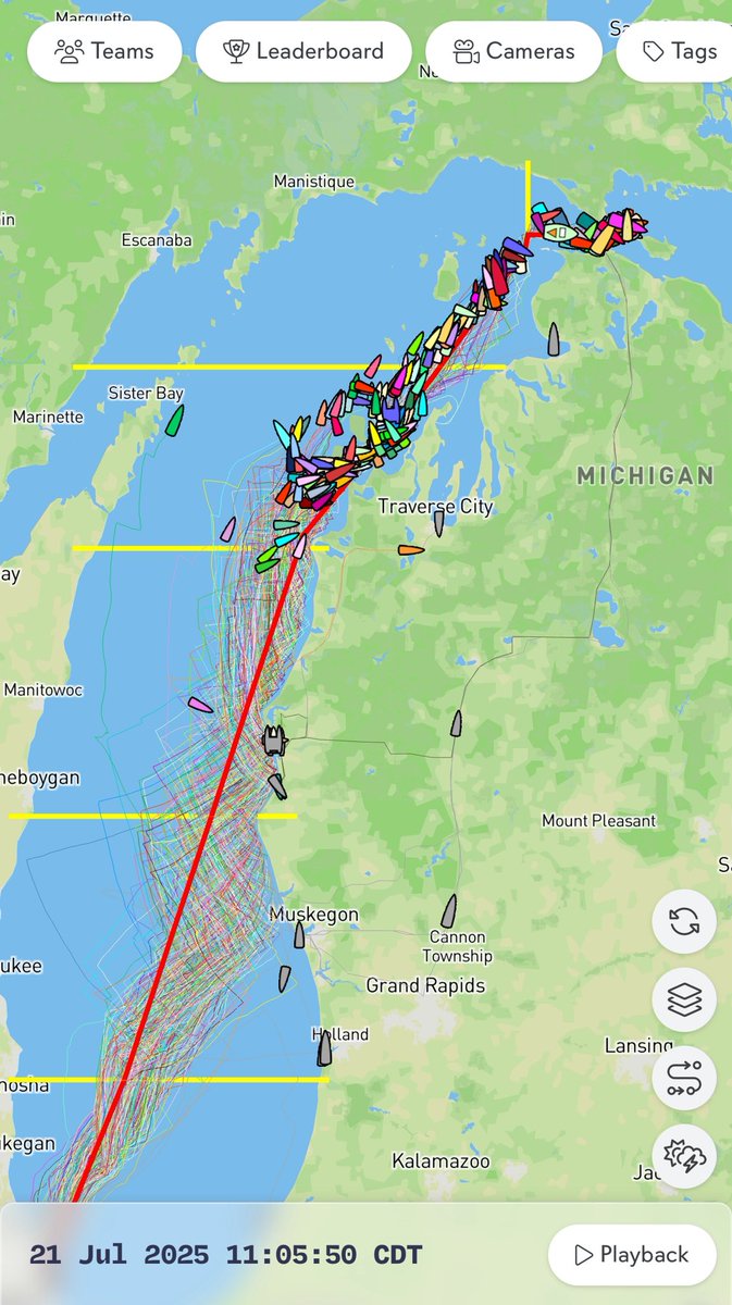 LakeMichigan13's tweet image. This is what tacking looks like (and my Manitou Passage is very crowded 🌊🌊