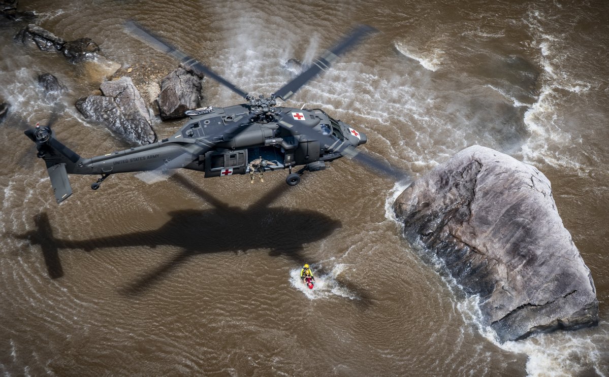 USNationalGuard's tweet image. During their annual training, @WVNationalGuard Soldiers honed their swift water rescue operations capabilities, which can be critical to saving lives during flood response missions.
📸flic.kr/s/aHsjqABBSz