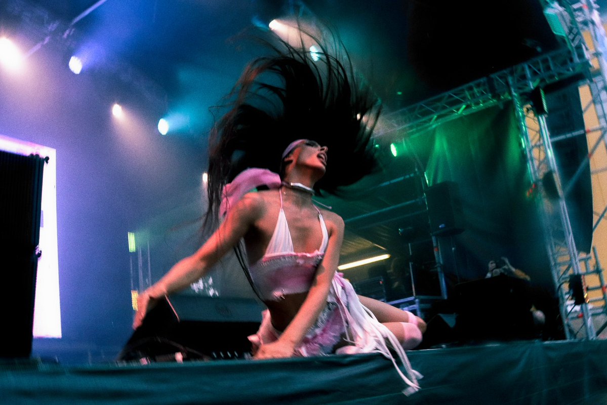 smintyd's tweet image. why do I look like I’ve just taken a fierce tumble here lmao