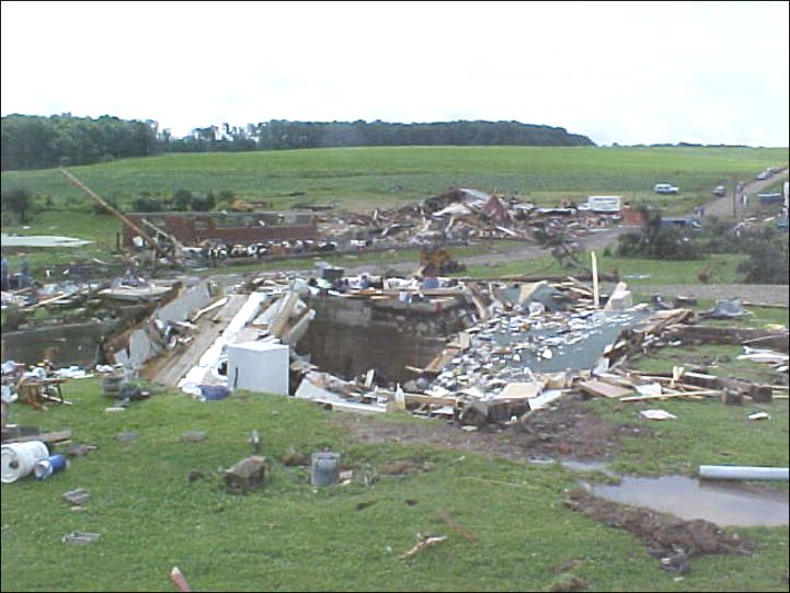 tornado_talk's tweet image. On July 21, 2003, a derecho moved across portions of Ohio, Pennsylvania, into New York and New England. Per the Storm Prediction Center, it spawned 20 tornadoes. We have summaries on two of those tornadoes!
Ellisburg, PA F3 Tornado – July 21, 2003: tornadotalk.com/ellisburg-pa-f……