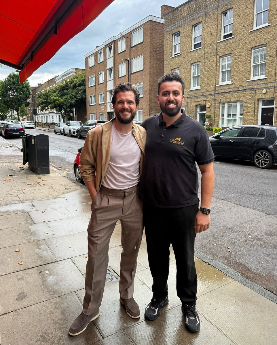 BestofKitH's tweet image. NEW 📸 Kit Harington at The Great Indian restaurant via thegreatindian_ldn on IG.