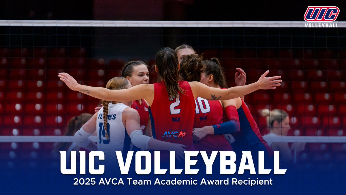 UIC_Volleyball's tweet image. For the sixth consecutive year in the row, we were awarded the @AVCAVolleyball Team Academic award!
Getting work done on the 🏐 court and in the classroom!
🤳: uicflam.es/8kn
#ChicagosCollegeTeam 🏐🔥