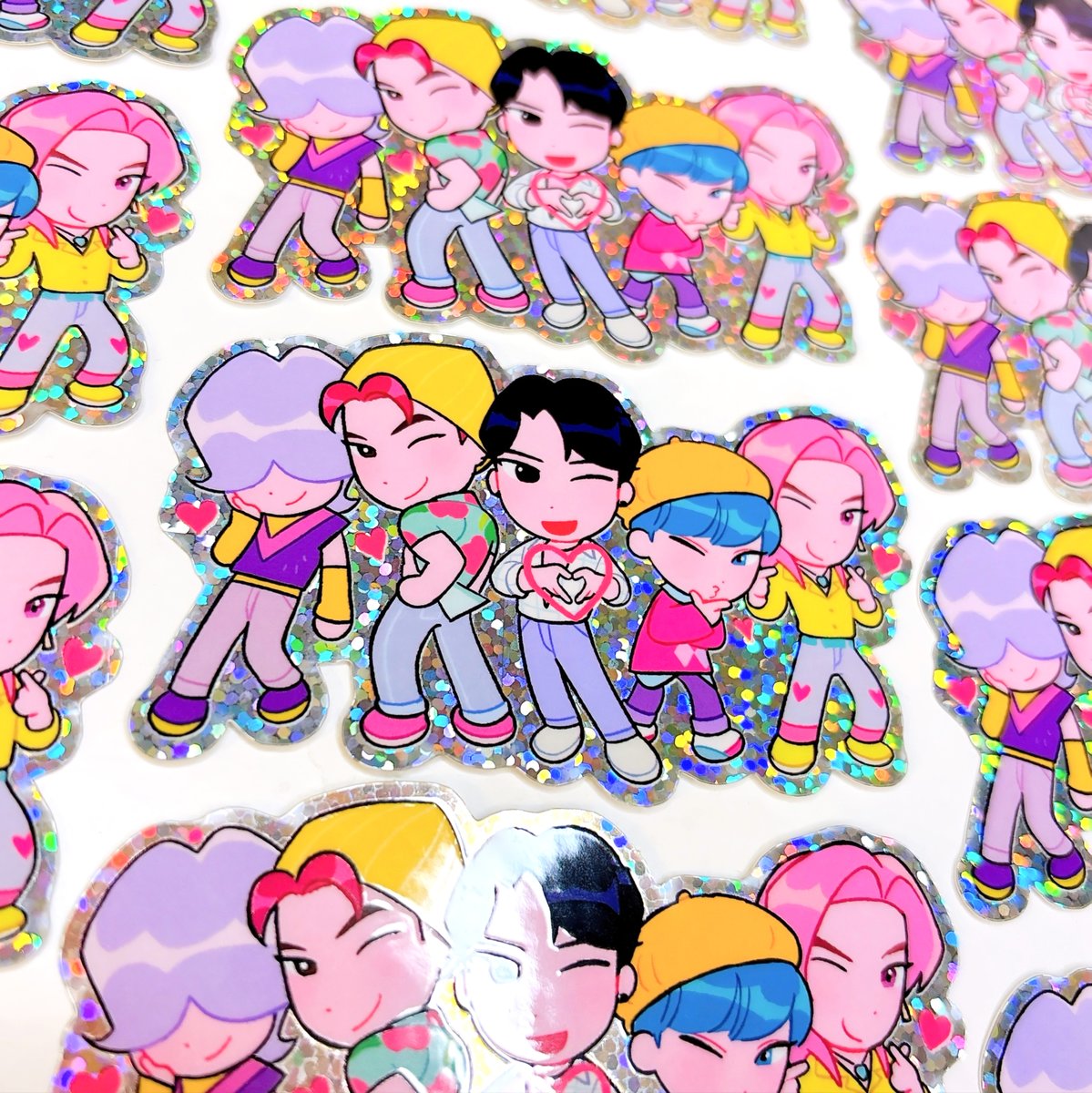 jaykimdy's tweet image. ✨New✨
Saja Boys Glitter sticker is updated!
It's really really pretty 😍
🍅tinytomatobasket.etsy.com🍅
#SAJABOYS #KPOPDEMOMHUNTERS