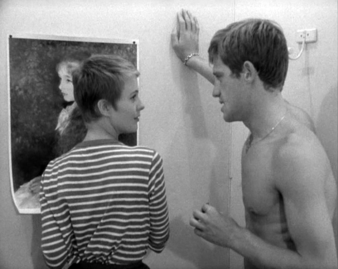 Teddy_Devisme's tweet image. Seulement 1 an les séparent, mais LOOK BACK IN ANGER (Tony Richardson) et A BOUT DE SOUFFLE (JL Godard) filment avec une liberté nouvelle des hommes violents et misogynes. Regards irrévérencieux et nerveux sur leur époque, aux egos masculins débridés et aux femmes sous emprises.