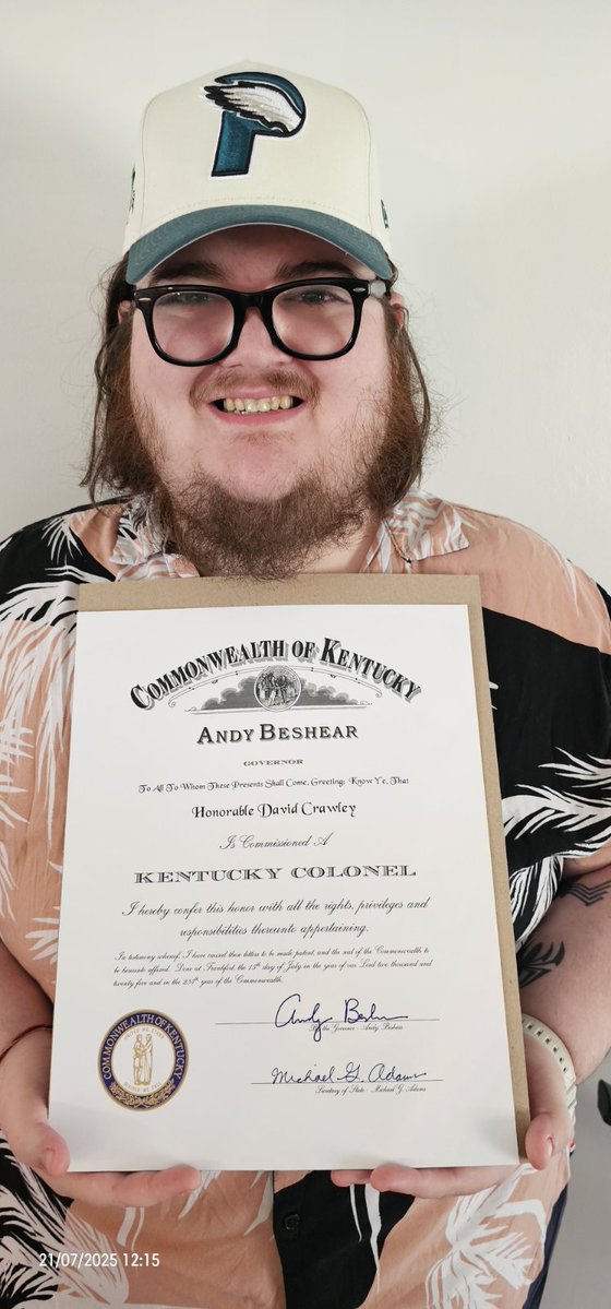 Crawley4WV's tweet image. Wanna thank my friend @KoltforKy for nominating me to be a Kentucky Colonel for the charity work I do.
Very happy I'm in the states to get my certificate.