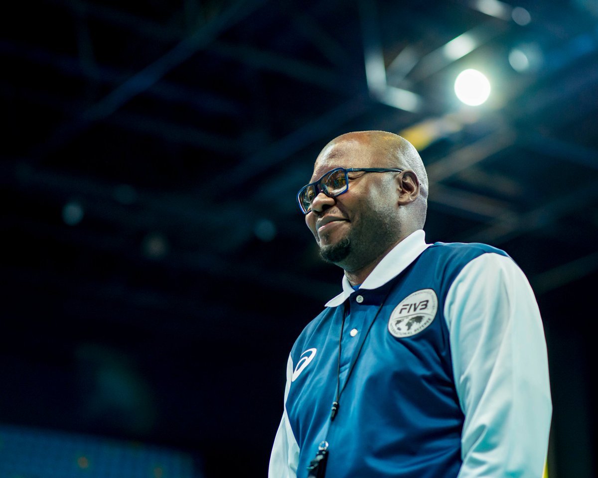 DanielOkwee's tweet image. FIVB International Referee Innocent Komakech elected Chairperson of Uganda Volleyball Referees' Association.
Elected ExCom:
Chairperson - @InnocentKo34917
Vice - Alfred Obbo
GS - Peter Otieno
Treasurer - Penelope Karungi