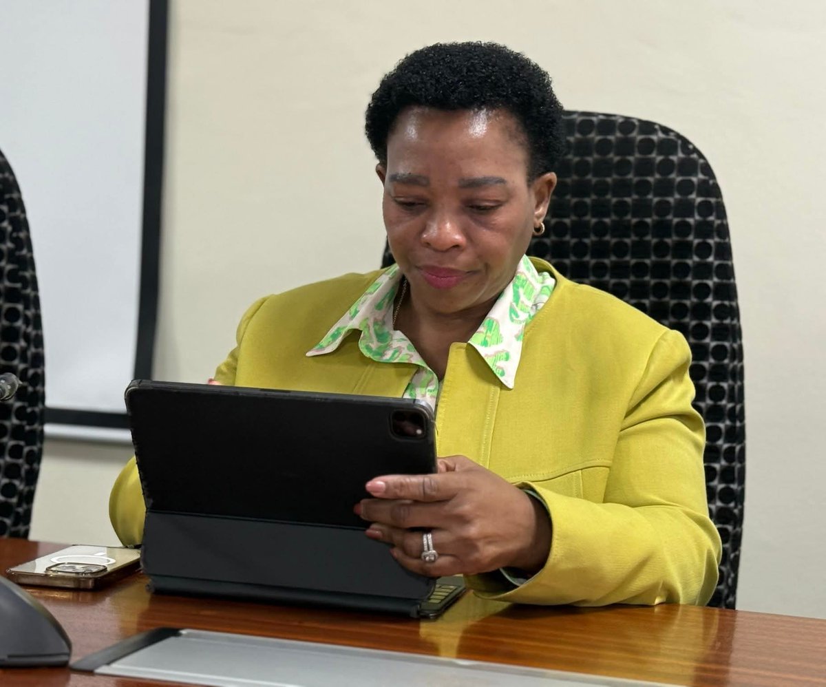 EversonLuhanga's tweet image. Dr Nobuhle Nkabane is out as Minister of Higher Education — stepping down just before President Ramaphosa’s big reshuffle. Nomusa Dube-Ncube, former KZN Premier, steps in as new deputy minister. Buti Manamela is now the new minister.