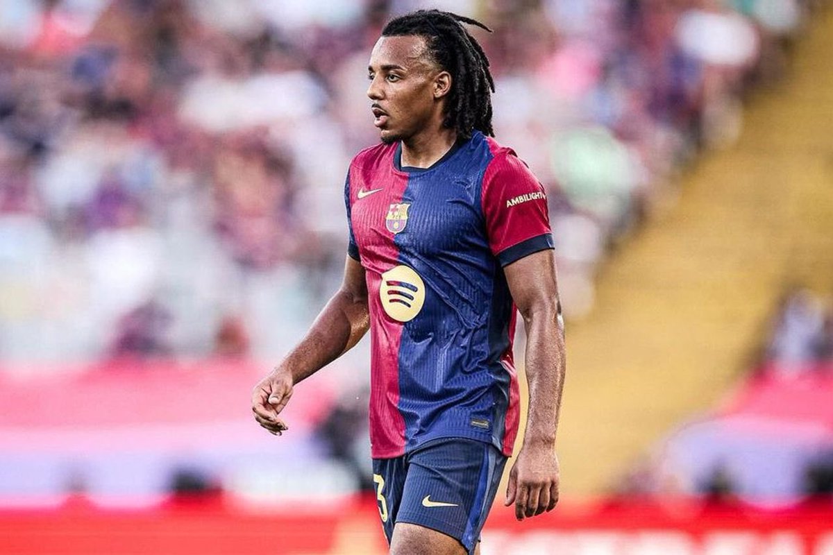 🚨 Depuis plusieurs semaines le FC Barcelone et Jules Koundé négocient une prolongation de contrat. Une issue positive est espérée par toutes les parties. Manchester City et un autre club de premier plan ont pris des renseignements pour l’international français.

🔹 Lié au Barça