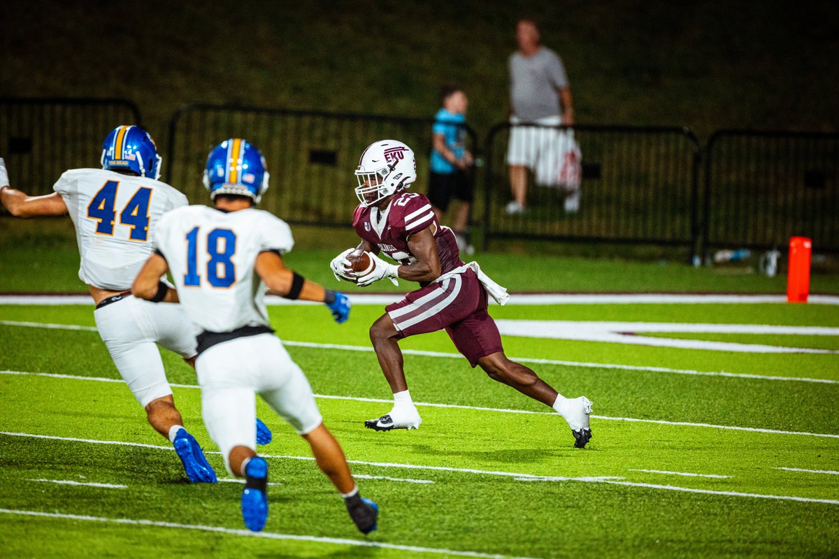 EKUFootball's tweet image. Another exciting night to talk Colonel Football on the Jack Burford Chevrolet Sports Show at 6 p.m. on WBON with Brayden Latham, Cam Junior, and Jalen Montgomery joining the show tonight! ๐๏ธ
#E2W | #MatterOfPride