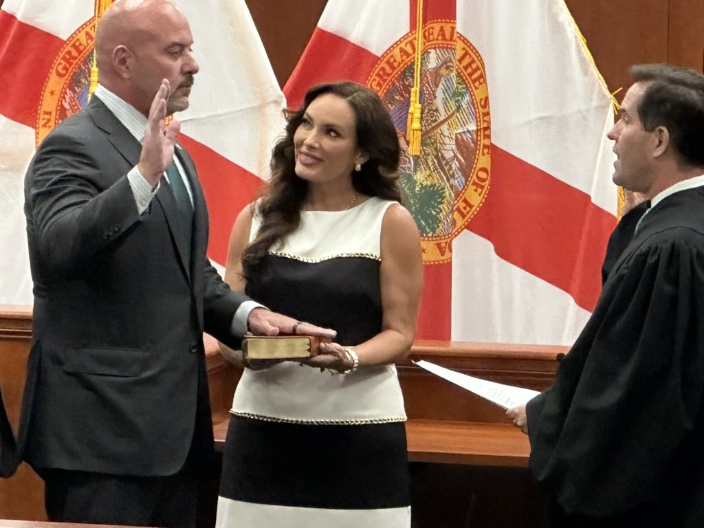 jeffschweers's tweet image. Blaise Ingoglia @GovGoneWild sworn in as CFO of Florida. Fla @GovRonDeSantis - who appointed him to replace @JimmyPatronis says this is no "window dressing" appointment.