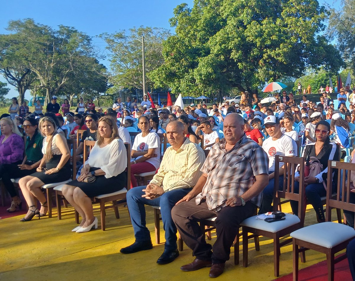 Efectuado acto por el aniversario 40 del Palacio Provincial de Pioneros #JoseMarti en #LasTunas #Cuba con la presencia de la máximas autoridades políticas y gubernamentales de #PorLasTunasLaVictoria. Se estimuló trabajadores y organismos.