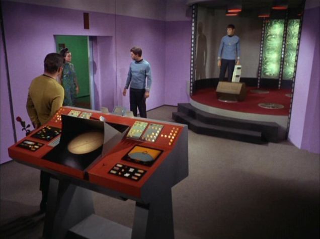 ksaintvalentine's tweet image. Something i will forever love about Star Trek is the use of color within the set and shots.. its honestly one of the many reasons i even watch the series as a whole 🥹
