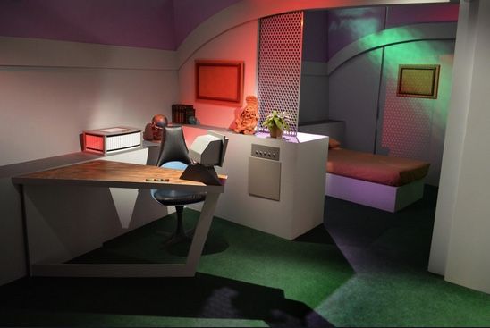 ksaintvalentine's tweet image. Something i will forever love about Star Trek is the use of color within the set and shots.. its honestly one of the many reasons i even watch the series as a whole 🥹