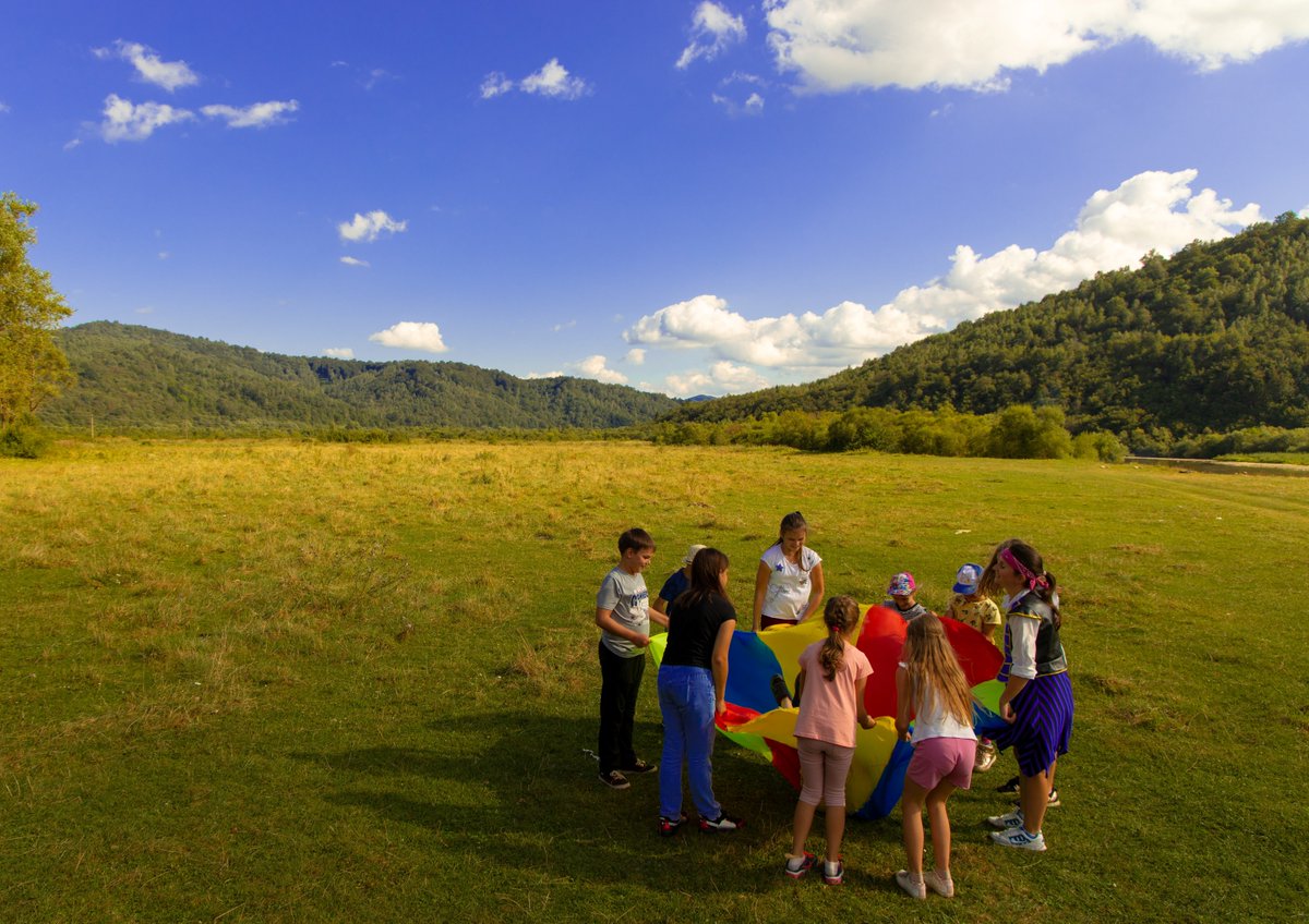 We're Hiring!

Do you have a passion for working with young children and a background in early childhood education? Join our dynamic team as a casual ECE Assistant I at the Shawnigan Lake Community Centre.

For more information, and to apply, please visit ow.ly/B1z350WsKui