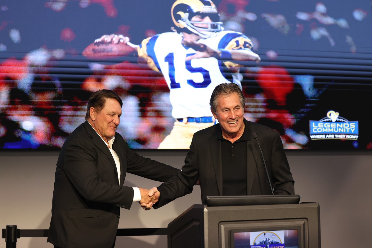RomanGabriel3rd's tweet image. So appreciate my good friends @The_ChrisMyers and @FerragamoVince for their great support of the #SoldOutYouthFoundation @soldout41 ! @RamsNFL @SoCalRamsBC @kdemoff @georgeallenva @Camwin11 @RampageNFL @RotoloChevyCa @RG_MenloCeo soldouttv.com