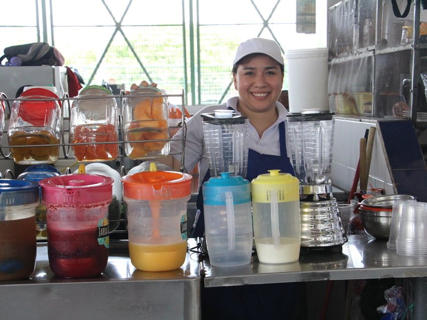 SAUCES IX SE TRANSFORMA EN MERCADO GASTRONÓMICO

Estamos haciendo cosas importantes. Por ejemplo, avanzamos hacia la certificación del Mercado Sauces IX como Mercado Gastronómico, el primero en la provincia y el segundo en todo el país. 

Estamos realizando mejoras en