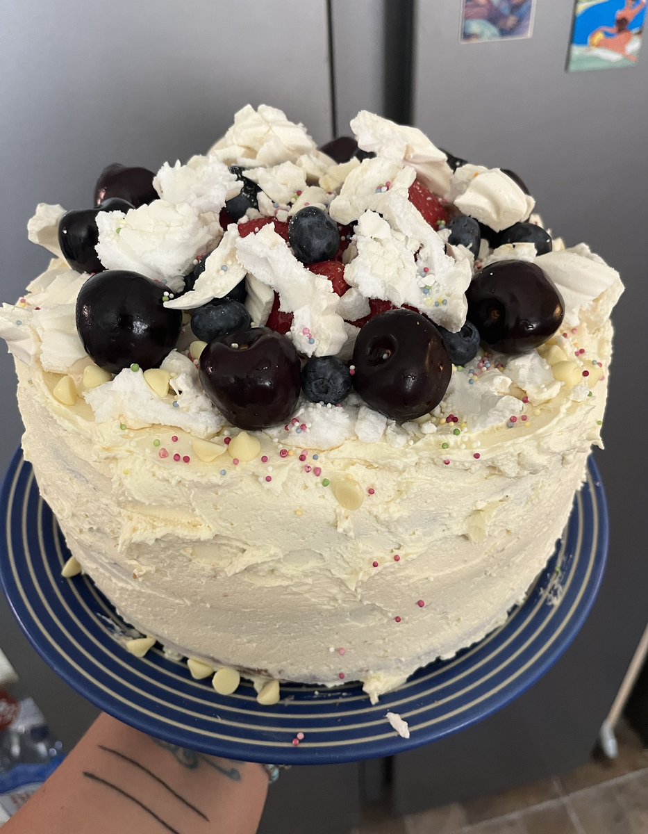VeronikaLKLK's tweet image. This is my son’s birthday cake… and yes.. it is delicious! 🤤 if I could share, I would .. ✌🏻🫶🏻🌻☀️🍀