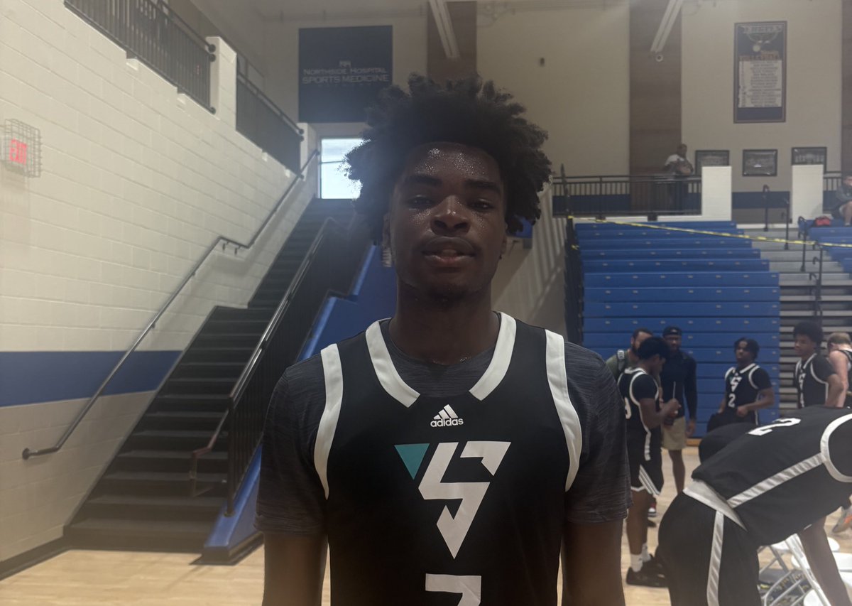 Shun Williams (@ontheradarhoops) on Twitter photo Southern Players Club
c/o 2026 Uyiosa Osawemwenze
Uyiosa is an explosive forward that finishes over the rim with ease and is able to control the glass. He also uses his explosiveness in order to block or change shots at the rim.
π <a href="/SO7_Uyiosa/">Uyiosa Osawemwenze</a> Southern Players Club
c/o 2026 Uyiosa Osawemwenze
Uyiosa is an explosive forward that finishes over the rim with ease and is able to control the glass. He also uses his explosiveness in order to block or change shots at the rim.
π <a href="/SO7_Uyiosa/">Uyiosa Osawemwenze</a>