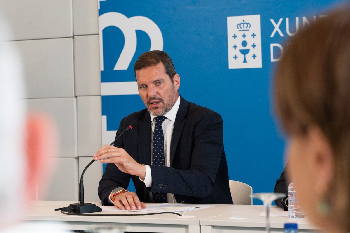 lopezcamposgal's tweet image. Avanzamos na actualización do Plan xeral de normalización da lingua involucrando á cidadanía, que desde mañá poderá enviar propostas a través dunha caixa virtual
Así o anunciamos na reunión coas 11 comisións que traballan nesta renovación. Anímovos a formar parte do proceso!