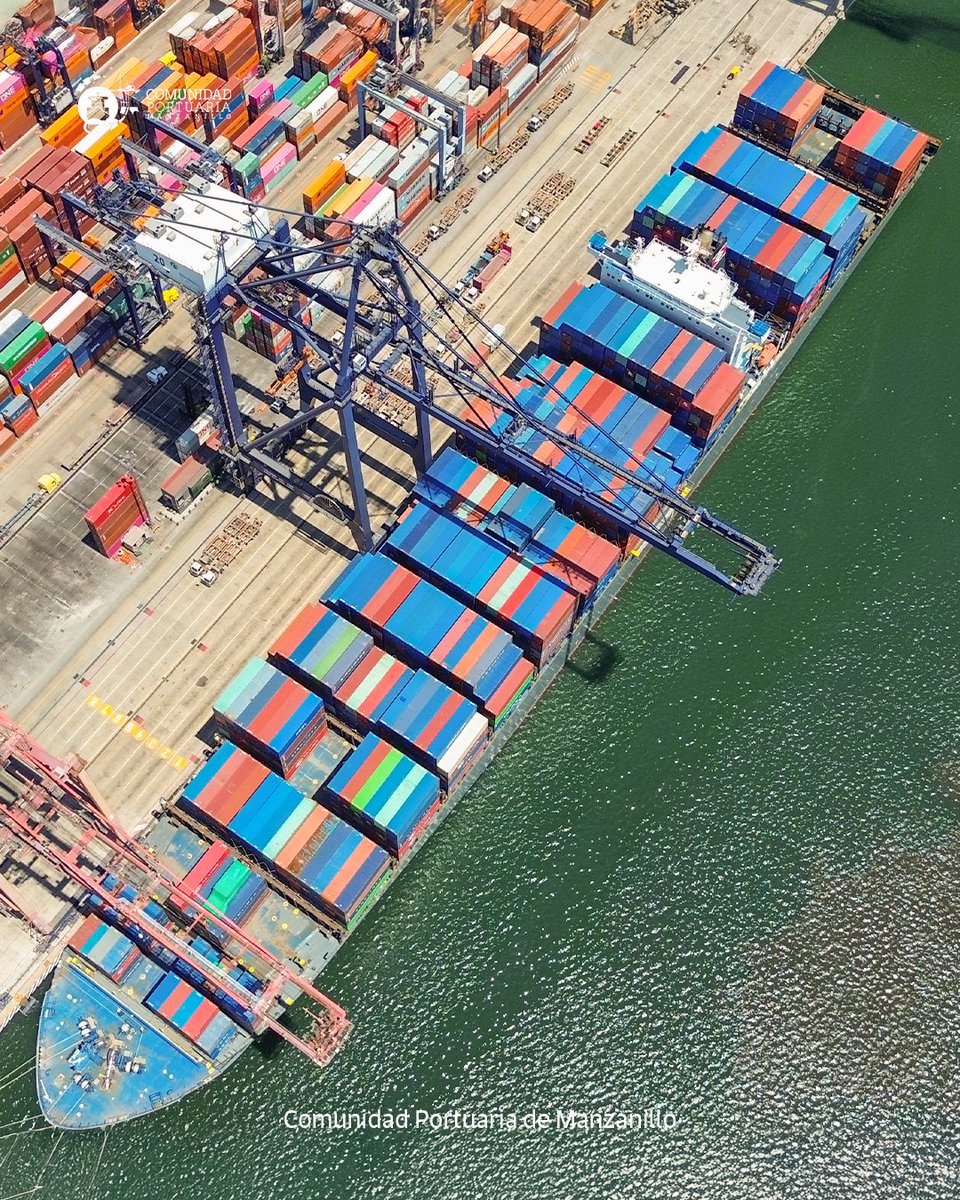 ¿Sabías que un solo buque como el ESL Shekou puede transportar el equivalente a la carga de más de 10,000 camiones? Llegó al Puerto de Manzanillo después de un largo viaje desde Busan, Corea del Sur.