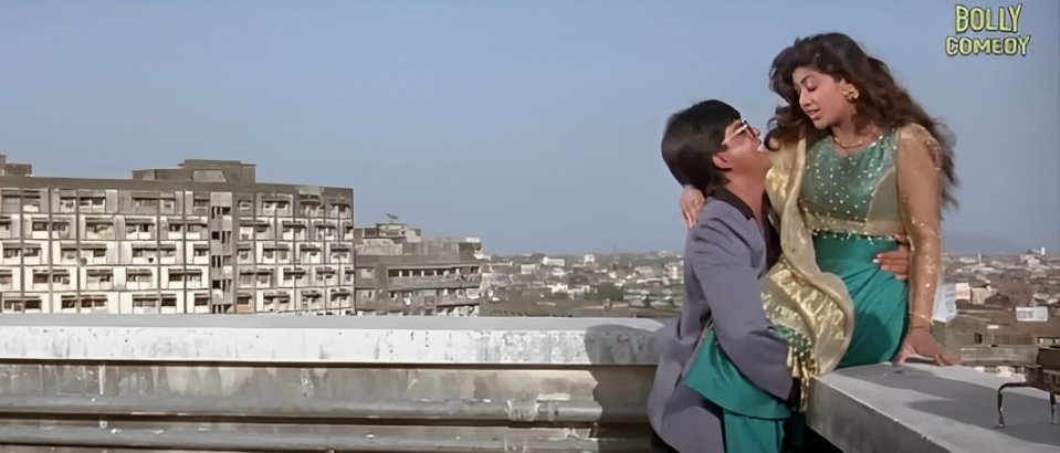iSRKzObsessed's tweet image. The way he switched from “the sweet lover” to pushing her off like it was nothing. Still the coldest plot twist Bollywood ever pulled off 🥶🛐