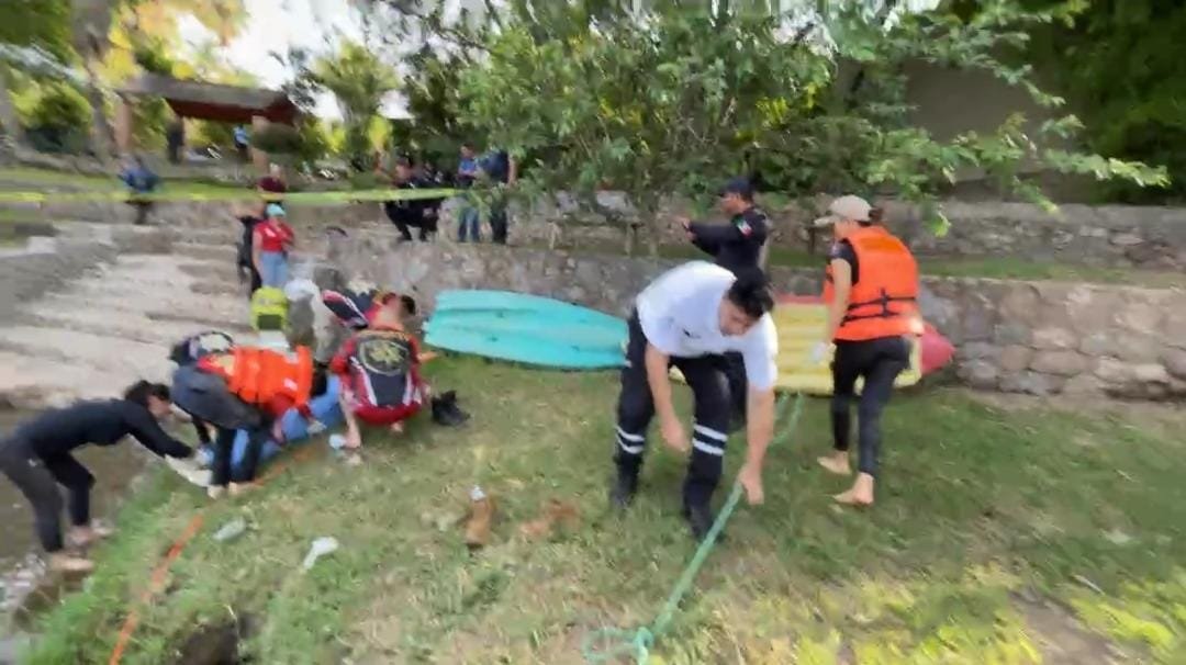 CorresponsalsMX's tweet image. 🚨CARLOS ENTRO A NADAR Y DESAPARECIÓ, LO LOCALIZARON HORAS DESPUÉS SIN VIDA.
el joven originario de #Guanajuato llegó con su pareja y amigos a una Laguna al estado de #Nayarit, se metió  a nadar a la #Laguna de Santa María del Oro, sin embargo tras horas de no regresar se aviso a