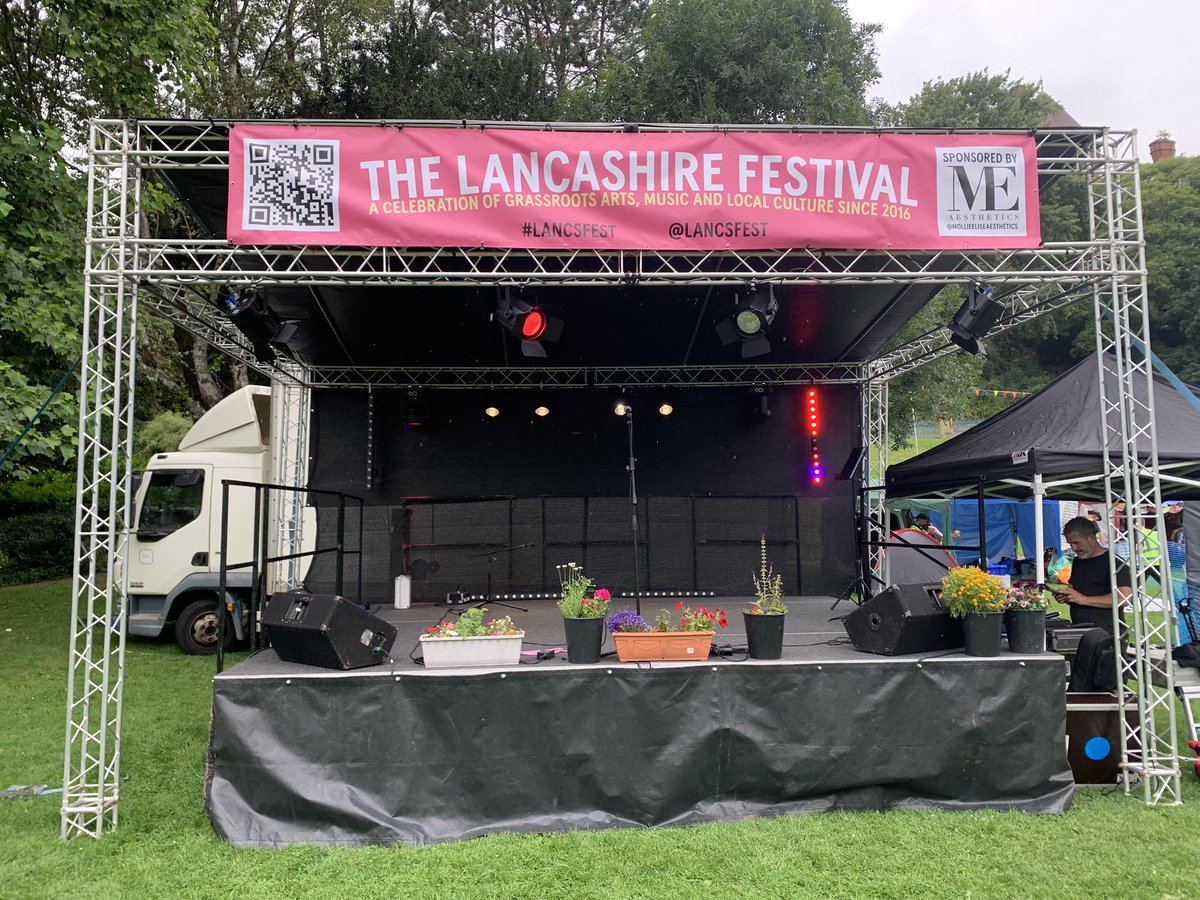 Gillylancs's tweet image. Great to host The Main Stage at The Lancashire Festival on Saturday at Avenham and Millar Parks
Lovely to meet and chat to so many who came along #preston #lancsfest
Bonus - It didn’t rain