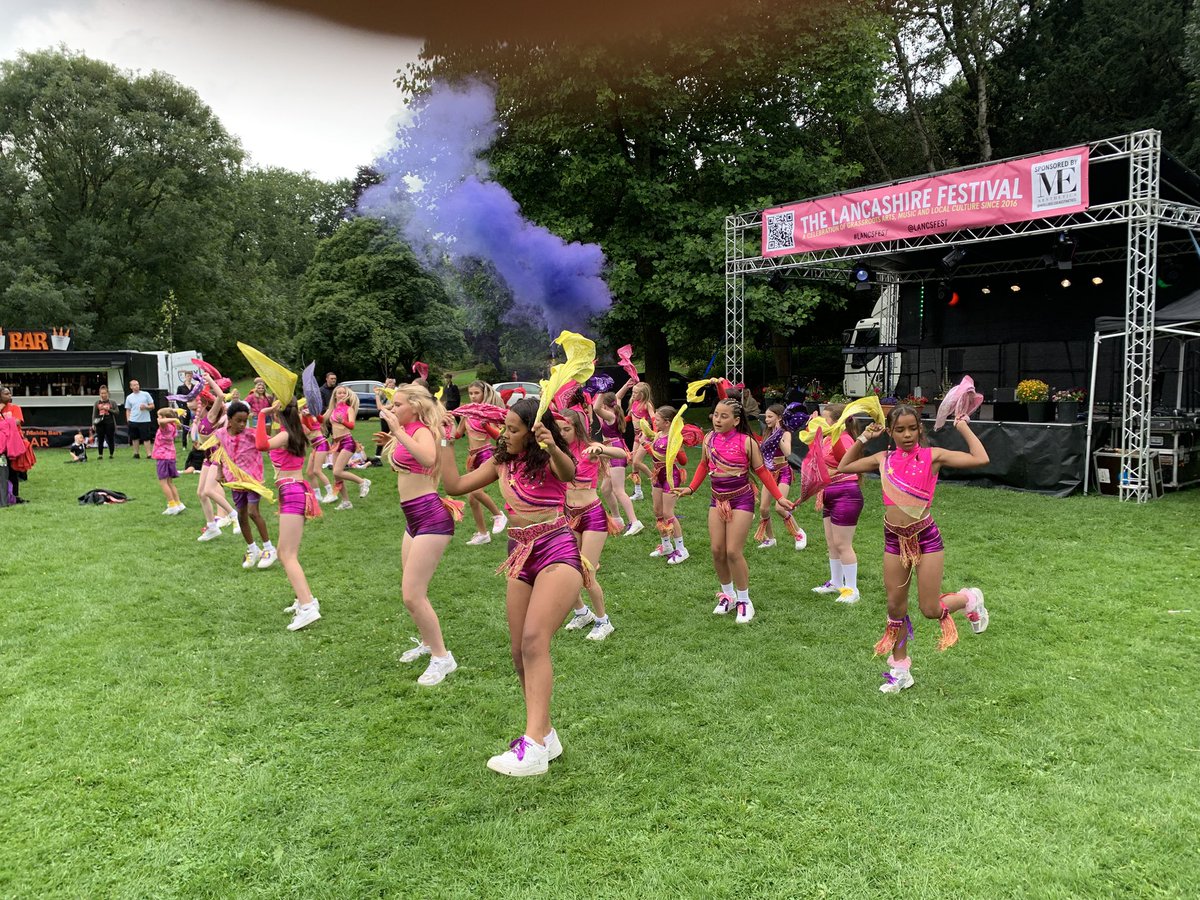 Gillylancs's tweet image. Great to host The Main Stage at The Lancashire Festival on Saturday at Avenham and Millar Parks
Lovely to meet and chat to so many who came along #preston #lancsfest
Bonus - It didn’t rain