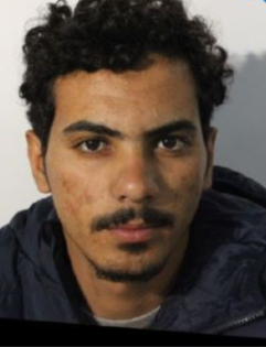 thomasgodfreyuk's tweet image. EXCLUSIVE - thesun.co.uk/news/35937859/…
A sex beast hotel migrant forcefully kissed a suicidal mother on the mouth when she refused to go back to his asylum hotel.
Zayed Alanzi, 26, stalked the vulnerable woman around Hull, East Yorkshire, “because he would not take no for an answer”…