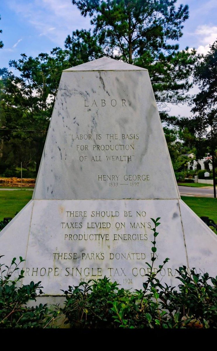 YIMBYLAND's tweet image. TIL that Fairhope, AL was founded in 1894 by a bunch of Georgists with the goal of eliminating private land ownership and instead lease land through a cooperative, with all rent funding public goods
Their motto: "We will make good theories work -- and we're doing it"