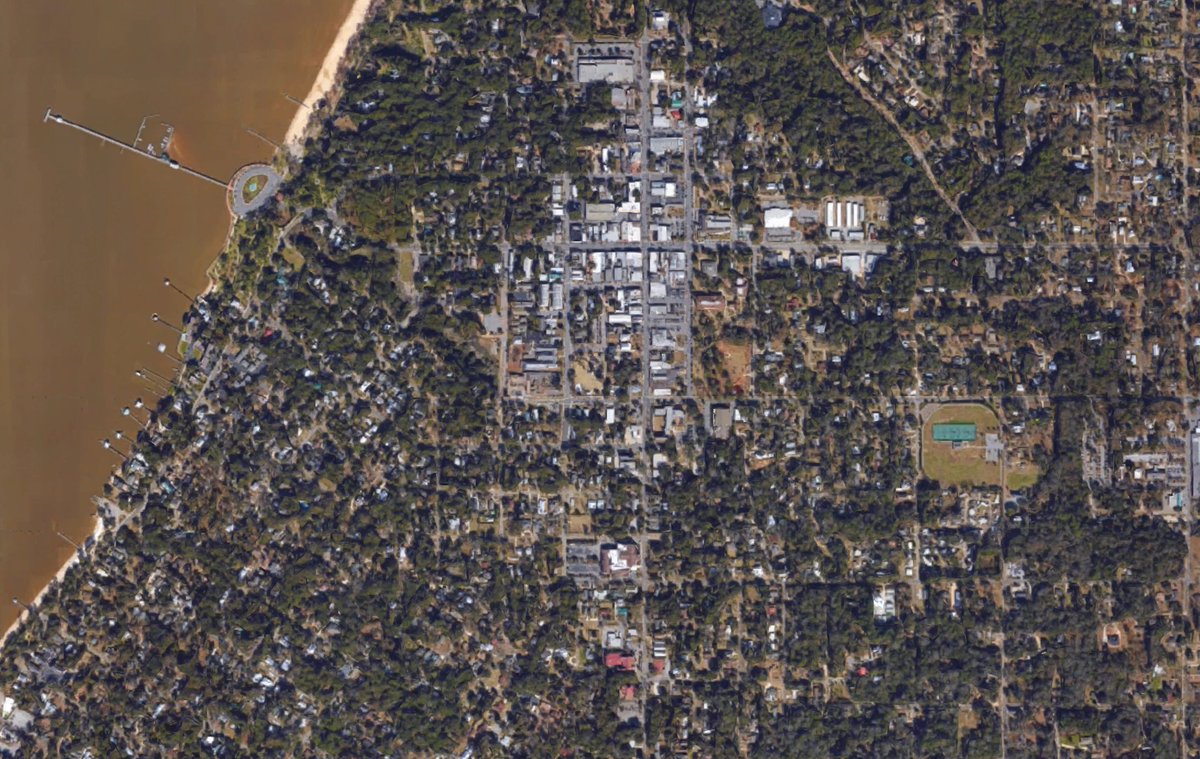 YIMBYLAND's tweet image. TIL that Fairhope, AL was founded in 1894 by a bunch of Georgists with the goal of eliminating private land ownership and instead lease land through a cooperative, with all rent funding public goods
Their motto: "We will make good theories work -- and we're doing it"