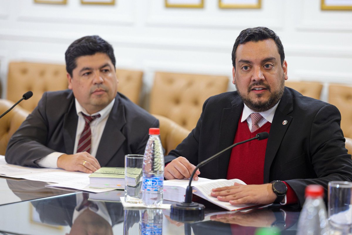 Agenda Paraguay (@agparaguay) on Twitter photo Se reúne la Comisión de Familia, Niñez y Adolescencia del Senado que preside <a href="/lizarellapy/">Lizarella Valiente</a> con asistencia de los miembros <a href="/Nataliciochase1/">Natalicio Chase</a> Juan Galaverna, y autoridades del <a href="/MINNAParaguay/">Ministerio de la Niñez y la Adolescencia | Py</a> Se reúne la Comisión de Familia, Niñez y Adolescencia del Senado que preside <a href="/lizarellapy/">Lizarella Valiente</a> con asistencia de los miembros <a href="/Nataliciochase1/">Natalicio Chase</a> Juan Galaverna, y autoridades del <a href="/MINNAParaguay/">Ministerio de la Niñez y la Adolescencia | Py</a>