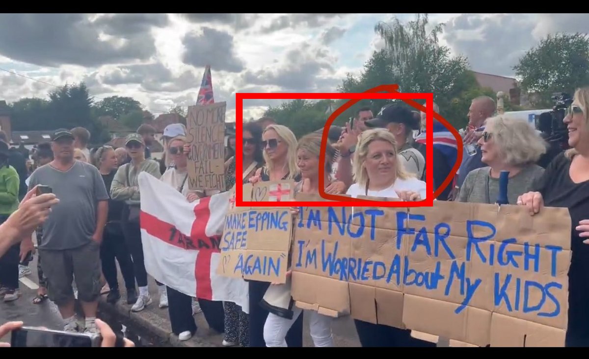 Reform Party UK Exposed 🇬🇧 (@reformexposed) on Twitter photo Reform UK in #Epping
The 3 in this photo:
1) <a href="/KarenReform/">Karen McIvor</a>, Reform UK candidate and Councillor <a href="/McivorJaymey/">Cllr Jaymey McIvor 🏴</a>'s mum (he's Head of Local Government for Reform UK)
2) Town Councillor for Reform Melanie Moakson, Clacton Reform UK and recently <a href="/Nigel_Farage/">Nigel Farage MP</a>'s stand in in Clacton.
3) Reform UK in #Epping
The 3 in this photo:
1) <a href="/KarenReform/">Karen McIvor</a>, Reform UK candidate and Councillor <a href="/McivorJaymey/">Cllr Jaymey McIvor 🏴</a>'s mum (he's Head of Local Government for Reform UK)
2) Town Councillor for Reform Melanie Moakson, Clacton Reform UK and recently <a href="/Nigel_Farage/">Nigel Farage MP</a>'s stand in in Clacton.
3)